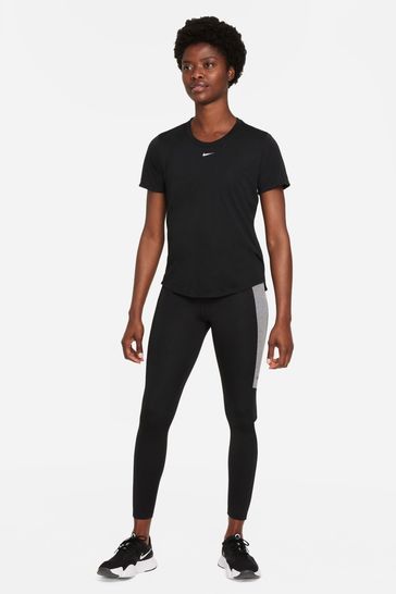 Nike training outlet top black