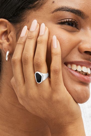 Single black stone sales ring