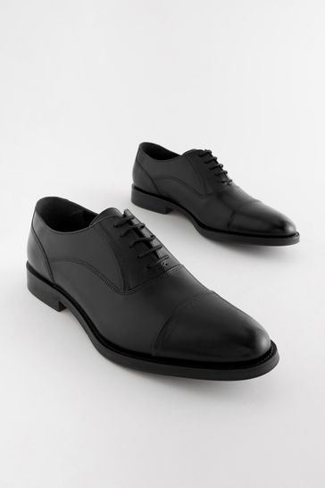 Zapatos Oxford Toecap de cuero negro