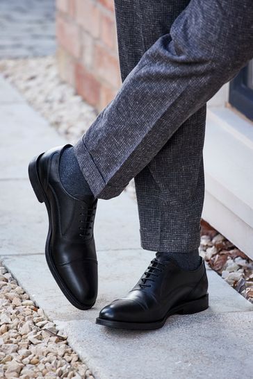 Black Leather Oxford Toecap Shoes