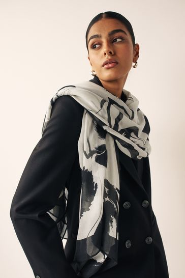 Mono N.Premium Lightweight Scarf Containing Silk