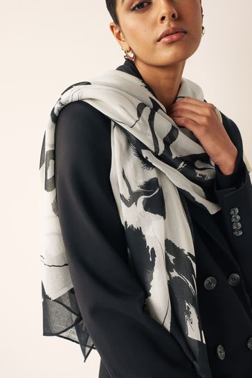 Mono N.Premium Lightweight Scarf Containing Silk