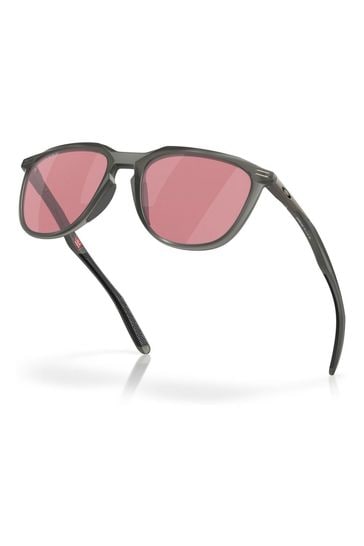 Oakley sunglasses range online