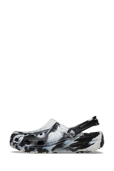 White hotsell marble crocs