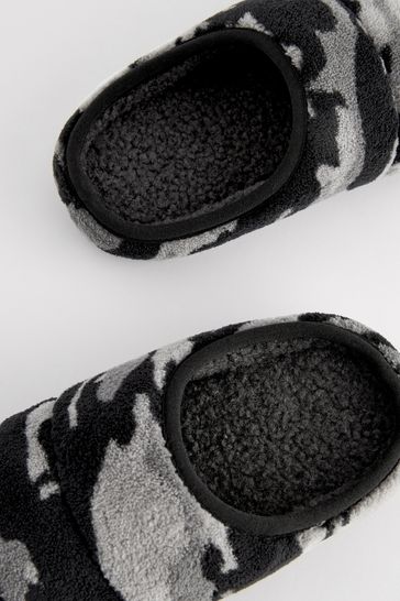 Camo hotsell fuzzy slippers