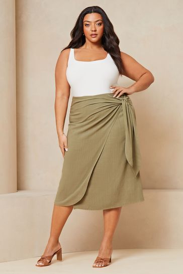 Khaki skirt curve clearance