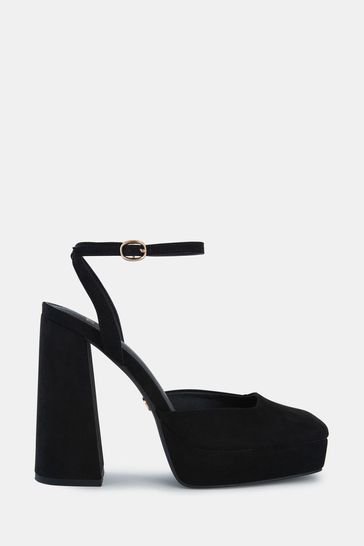 Black platform courts store