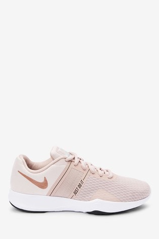 nike pink trainer