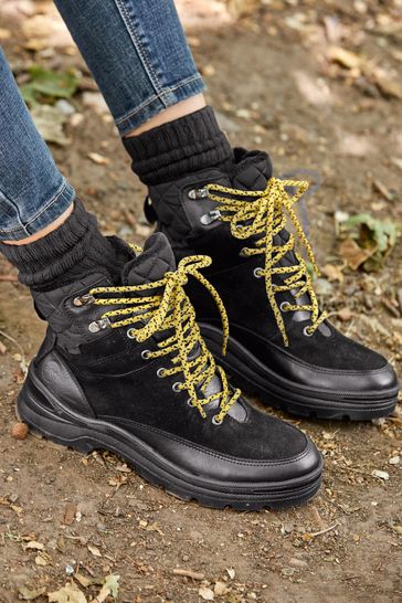Next signature boots online