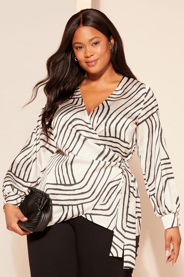 Blusa en negro/blanco con diseño cruzado de satén de Curves Like These