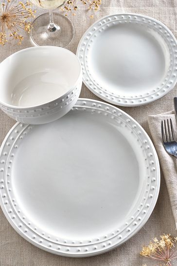 White beaded dinner plates 2025
