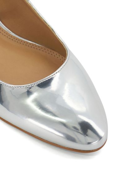 Dune cream sale shoes