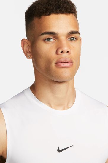 nike pro fitted sleeveless top