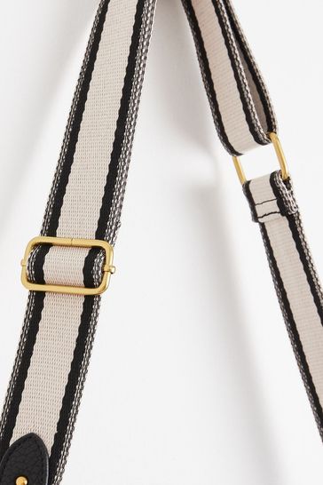 Black tote bag 2025 with gold chain