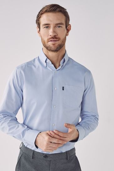 Camisa Oxford azul de corte regular con botones de planchado fácil