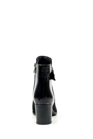 Next oasis outlet boots