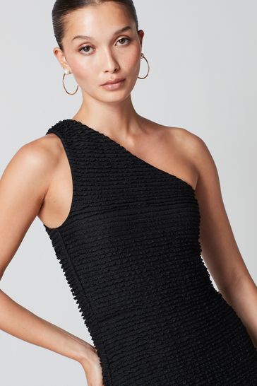 Black hotsell shoulder dress