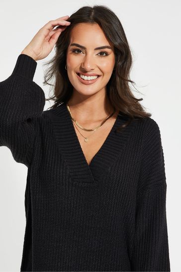 Black v neck knitted jumper hotsell