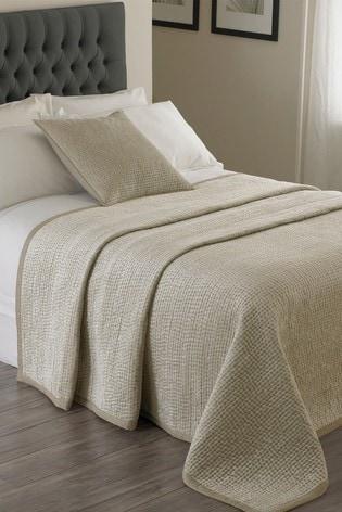 Riva Home Gold Brooklands Quilted Bedspread