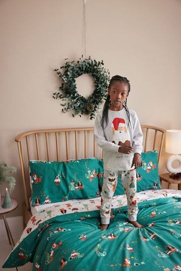 Matching family pyjamas discount with dog