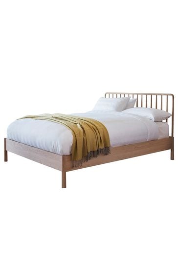 Gallery Home Light Wood Virginia Spindle Bed