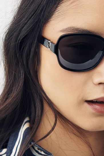 Kaufen Sie Kleine, polarisierte Sonnenbrille in eckiger Form bei Next  Deutschland