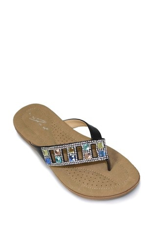 Lunar abigail shop toe post sandals