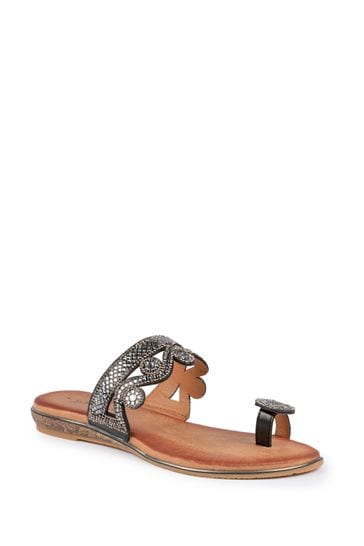 Lunar toe cheap loop sandals