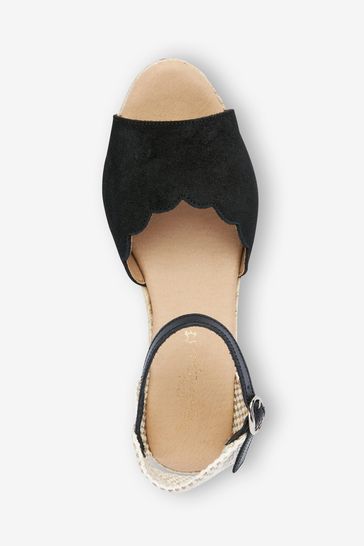 Black scalloped wedges discount