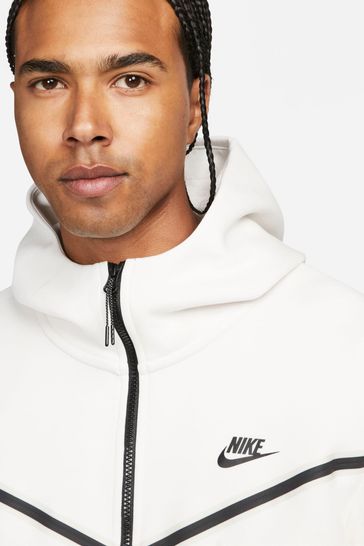 Nike white top tech fleece