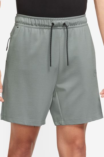 Nike tech fleece shorts green online