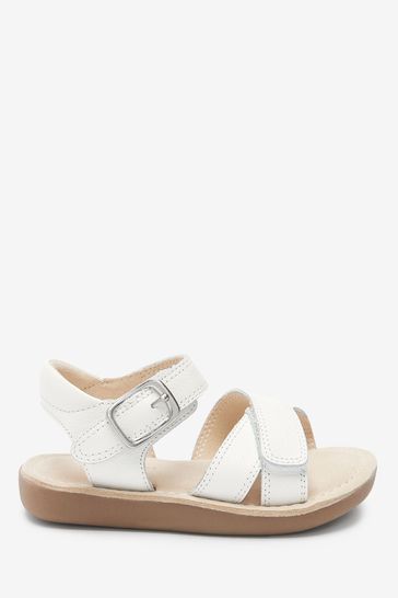 Infant wide hot sale fit sandals