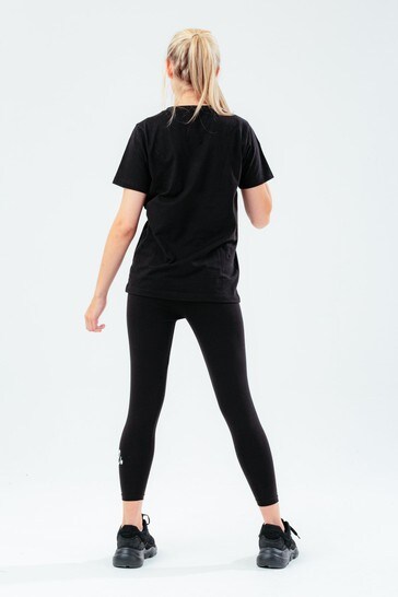 Black t shirt with black deals leggings