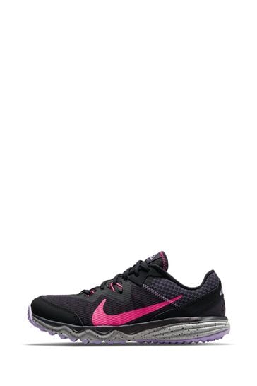 Black pink womens nike clearance shoes