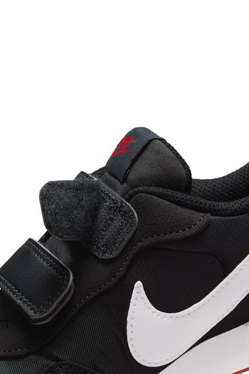 Nike velcro outlet junior trainers