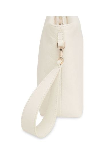 Whistles clutch clearance
