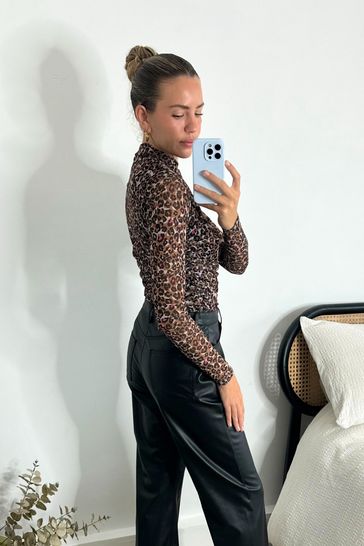 High neck leopard print top outlet