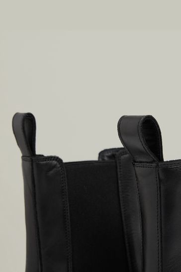 Cleated sole chelsea boots outlet