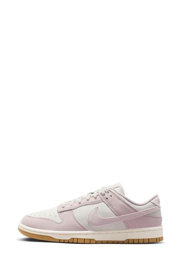 Cream nike trainers deals