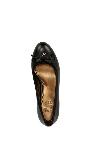 Naturalizer wide fit 2025