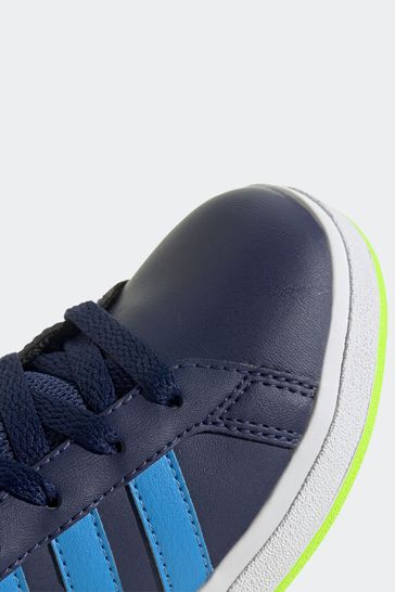 Kids navy nike trainers clearance