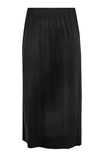 Maxi black skirt plus size top