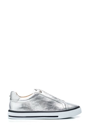 Moda in Pelle Silver Benni Elastic Slip On Trainers With Foxing Sole