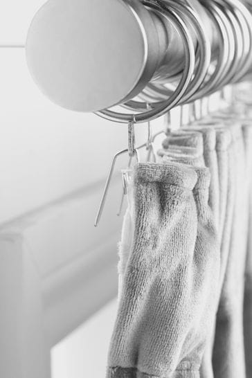 Curtain hooks deals pencil pleat