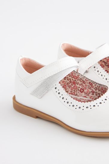 White patent leather clearance mary jane shoes