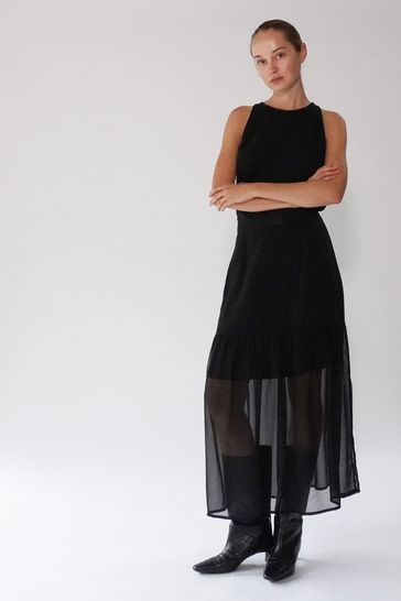 Black short sales maxi skirt