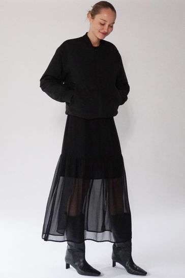 Black short on sale maxi skirt