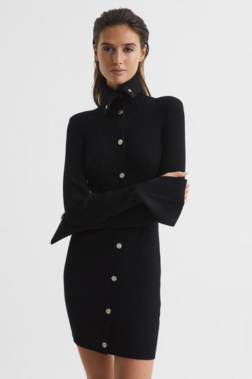 Dress with online collar and buttons
