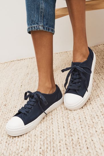 Next canvas outlet trainers