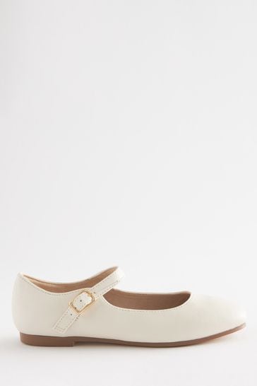 Cream mary clearance jane shoes